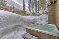 Ski-in/Out Breckenridge Gem w/ Hot Tub! - سبا