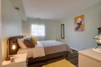 Just remodeled apartment close to airport and mall