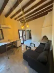 Cozy home with Fireplace - Homestays