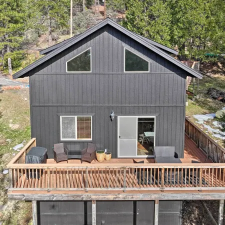 Near Hiking + Wineries: Arnold Cabin w/ Deck!
