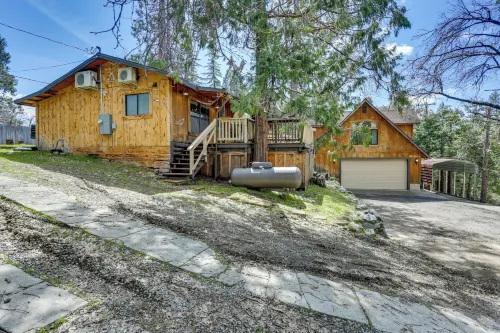 9 Mi to Bass Lake: Cabin w/ Fire Pit in Wishon!