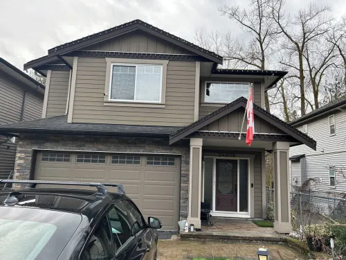 Lrg 1 bdrm ground level suite with a Private Entry in a forest setting. Hotels in Maple Ridge