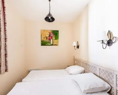2 Room Apartment 4 People - Selection Hotels in Mallemort