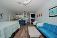 Tranquil condo 129 with AC in charming Cedar Key