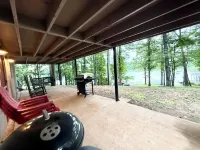 Lake Sinclair Cottage! Open Water Views, 2Br/1BA, Kayaks, Dock Access.Near Ramps Hotels in Putnam County