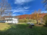 Remodeled Farmhouse 150 Acres - Minutes from Escatawha Farms Fly Fishing