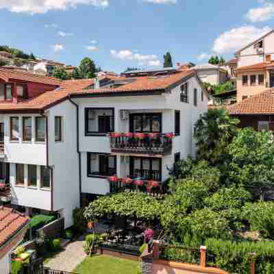 Villa Varosh Hotel Exterior