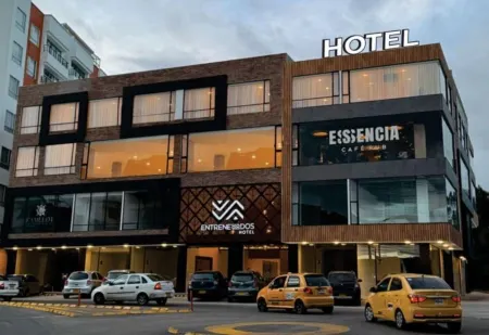Entrenevados Hotel