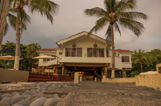 The Rooftop Hotel Beach & Club Hotels in La Libertad