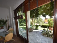 Chalet by Lake Maggiore with Garden Views - 3 stjerner