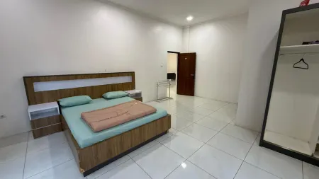 Villa Esera 6Br Puncak Отели рядом с достопримечательностью «Kampung Rimba Camp»