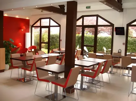 Ibis Saint-Lô la Chevalerie Отели в г. Манш