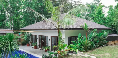 Modern Tropical 2BR Villa Pool Retreat in Amadeo Hotel in zona CHIKITO'S CAMPING SITE