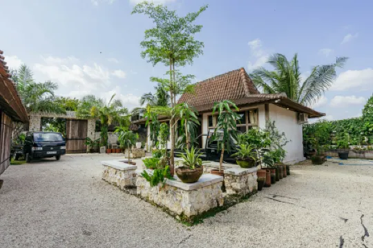 Stugan Nyitdah Отели рядом с достопримечательностью «Kantor Perpustakaan Pemerintah Kabupaten Badung»