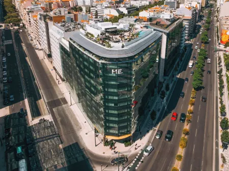 ME Lisbon Отели рядом с достопримечательностью «Площадь Коммерции»