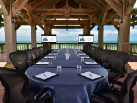 เดอะ รีช คีย์ เวสต์ คิวริโอ คอลเลกชั่น บาย ฮิลตัน โรงแรมในคีย์เวสต์