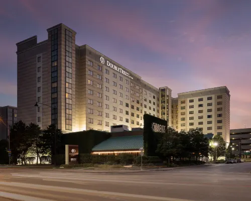 DoubleTree by Hilton Chicago O'Hare Airport-Rosemont Hotels in Rosemont