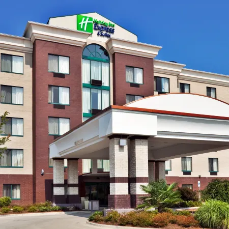 Holiday Inn Express & Suites BIRMINGHAM - INVERNESS 280 by IHG