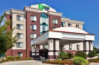 Holiday Inn Express & Suites BIRMINGHAM - INVERNESS 280 by IHG - parkir