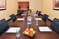 Holiday Inn Express & Suites PEEKSKILL-LOWER HUDSON VALLEY by IHG - Parkering