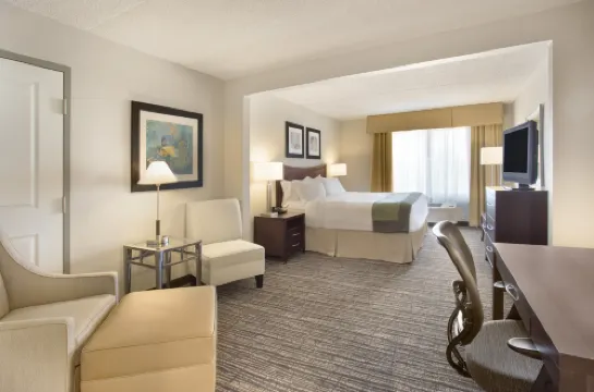 Holiday Inn & Suites SCOTTSDALE NORTH - AIRPARK by IHG - Park Yeri