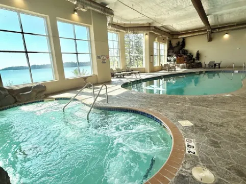 Lake Superior Condo~Whirlpool, Fireplaces, Balcony+Resort Amenties