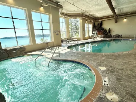 Lake Superior Condo~Whirlpool, Fireplaces, Balcony+Resort Amenties Отели в г. Ту-Харборс