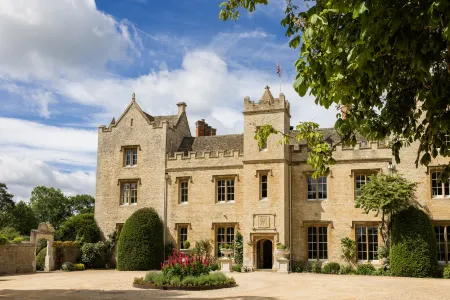 Weston Manor Hotel Отели рядом с достопримечательностью «Парк Спайсболл Кантри»