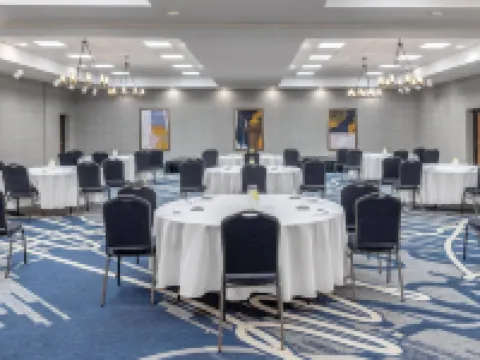 DoubleTree by Hilton Owatonna Hotels in Steele County