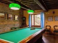 Splendid farmhouse in Val d'Orcia with private swimming pool and sauna Hotels in Radicofani