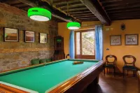 Splendid farmhouse in Val d'Orcia with private swimming pool and sauna Hotels in Radicofani