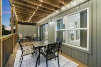 Midnight Oasis - Nestled Among Nature of the Ozarks! Hotels in Ruth C Township