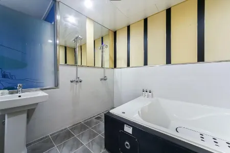 Highfere Hotel Отели рядом со станцией Changwonjungang Railway Station