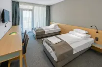 Raczi Hotel, Tur Event Center? - piscina