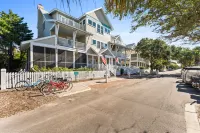 Charming Retreat with Golf Cart and Scenic Common Spaces - Cozy Escape