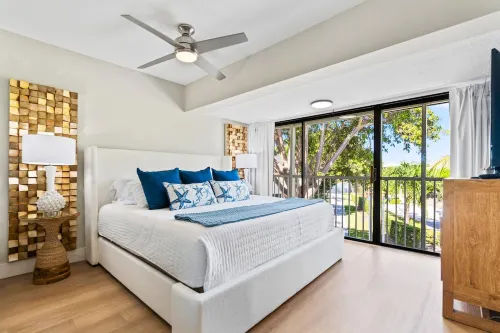 New! Casa Azul Oceanside - Golf Cart, 2 King Suites, Pool, Beach, Pickle, Kayaks