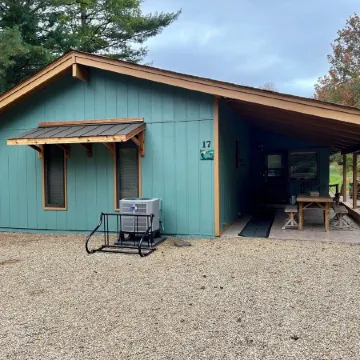 NEW Papa's Place on 1st hole Linville Land Harbor Pet Friendly