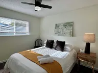 Beautiful Modern Two Bedroom Apartment Hotels near Shoppers Mall