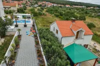 Boutique Apartments Ad Astra Hotels in Pasman