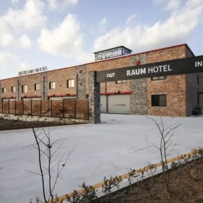 Buan Raum Drive-in Hotel Hotels near Seonunsa Temple