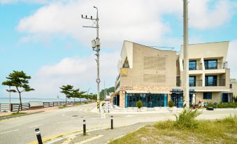 Jebu Island Sea Road Pension