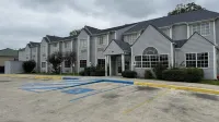 Classic Inn San Marcos, TX - parking