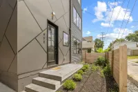 Work Of Art -3 Bedroom Elegant Townhome-columbus Hotels in 