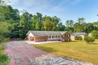 3 Mi to Arabia Mtn Trails: Quiet Ranch-style Home - Wifi