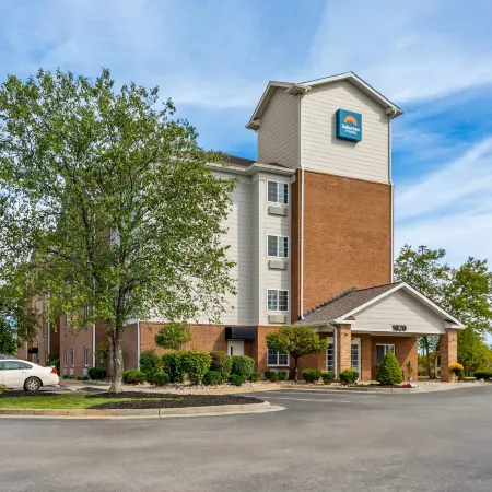 Birch Hill Suites Clarksville-Louisville North