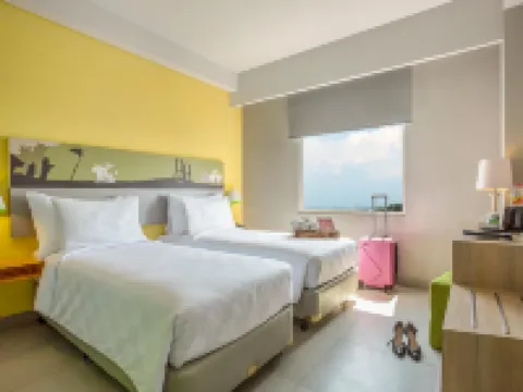 KHAS Surabaya Hotel Hotel dekat Roemah Sembajang Kaloearga Han Bwee Koo