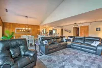 Boat Dock & Backyard: 'Rock River Retreat' - 3-Star