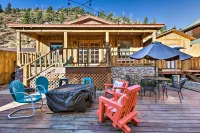 Red River Summer Cabin w/ Fire Pit & Mtn Views