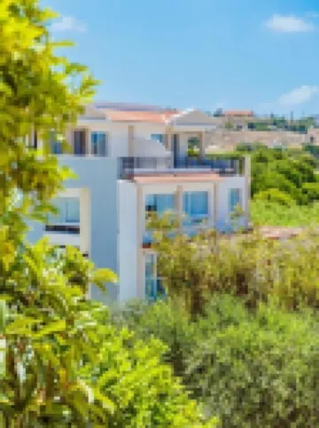 WellClub - Family Wellness & Sea View Suites