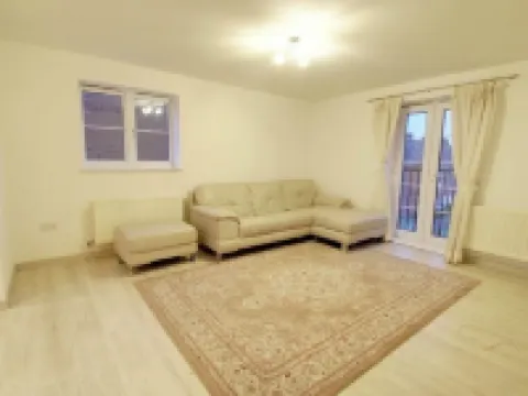 2 Double Bed Flat, En-suite, Top Floor, With Private Parking Hotels in Hatfield